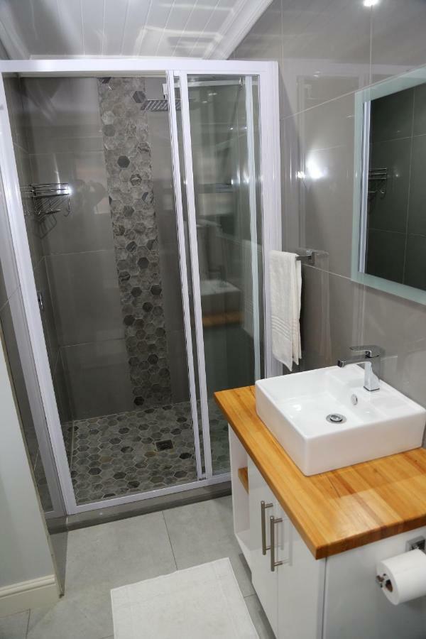 Mchaven @ 8 Apartment Свелендам Екстериор снимка